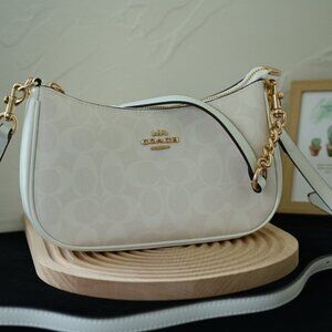 Coach Teri Shoulder Bag In Signature Canvas CA548